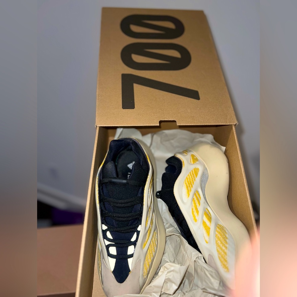 Yeezy 700